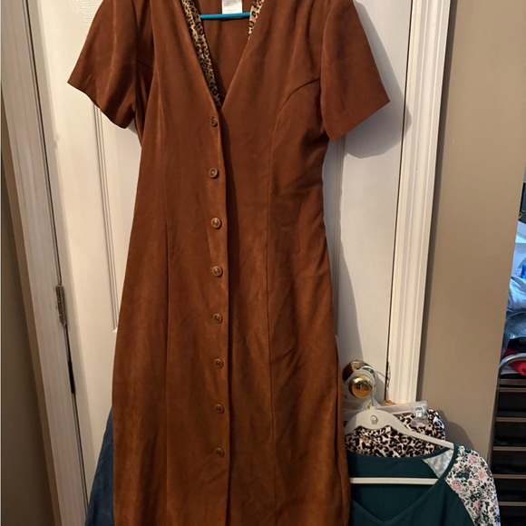 Elegant‎ Brown Button-Down Dress - Picture 1 of 3